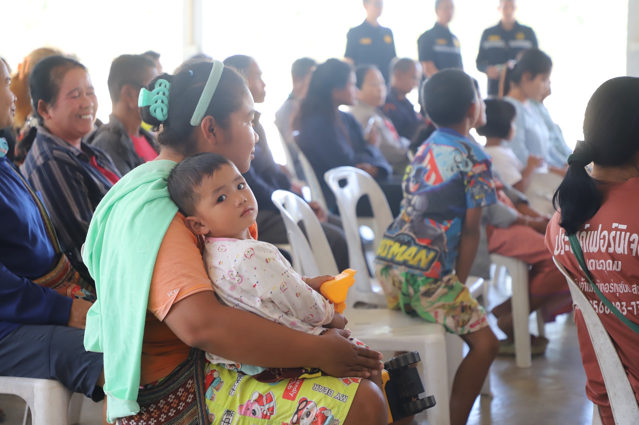 title - เลขาฯ ส.ป.ก. รุดให้กำลังใจพี่น้องเกษตรกรในเขตปฏิรูปที่ดินพื้นที่ชายแดนอุบลฯ ใกล้จุดสู้รบเพียง 7 กม.